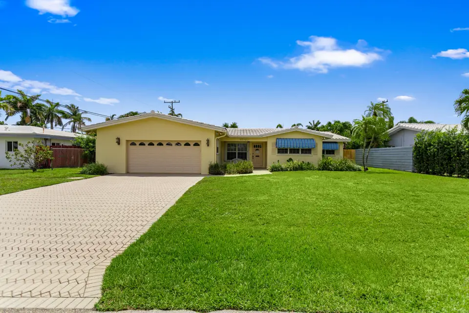 4240 NE 19th Avenue, Oakland Park, FL 33308