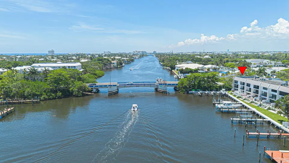 801 Palm Trail 9, Delray Beach, FL 33483