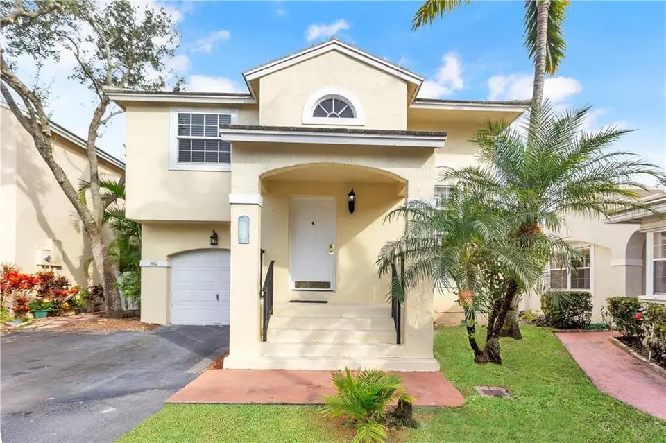 9812 NW 9th Court, Plantation, FL 33324