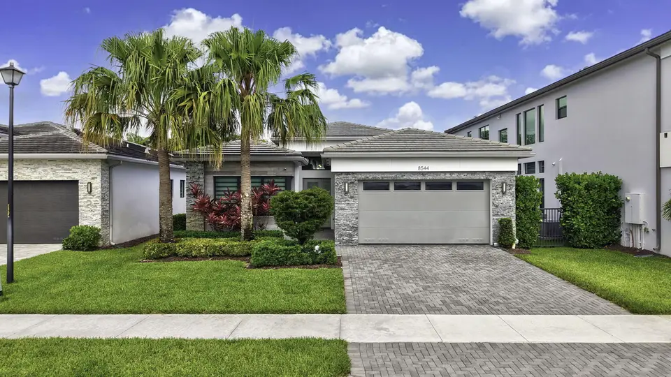 8544 Apple Falls Lane, Boca Raton, FL 33496