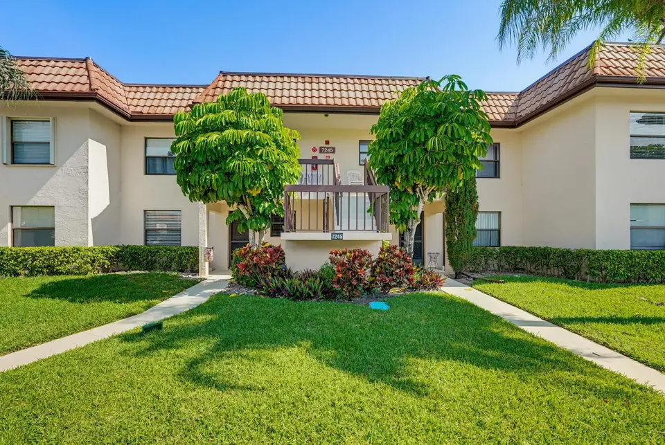 7245 Golf Colony Court 204, Lake Worth, FL 33467