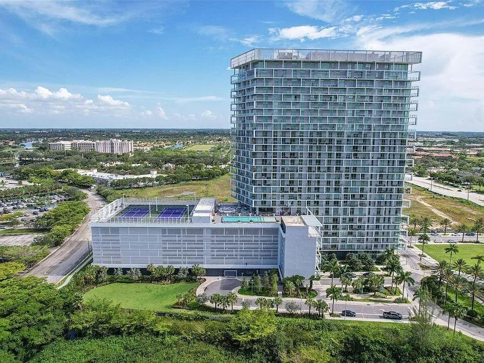 2000 Metropica Way 811, Sunrise, FL 33323