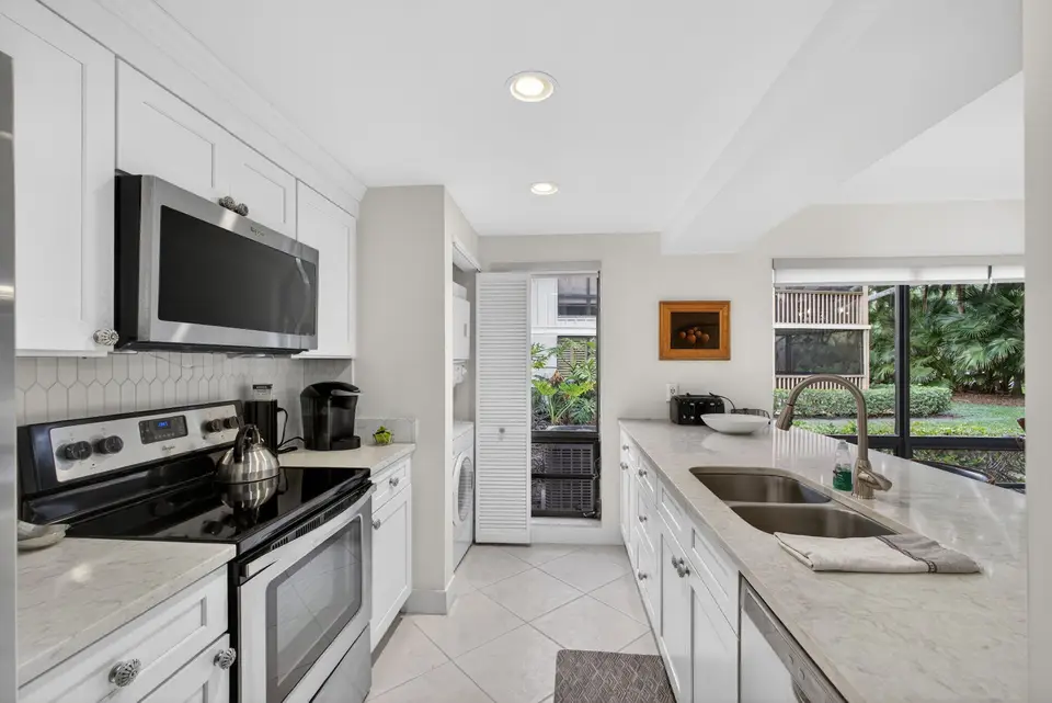 611 Brackenwood Cove, Palm Beach Gardens, FL 33418