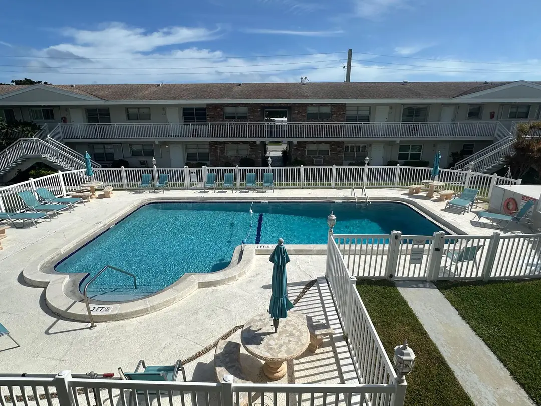 3850 NE 21st Way 41, Lighthouse Point, FL 33064