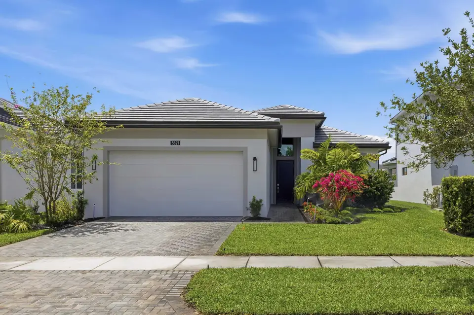 5627 Saint Armands Way, Westlake, FL 33470
