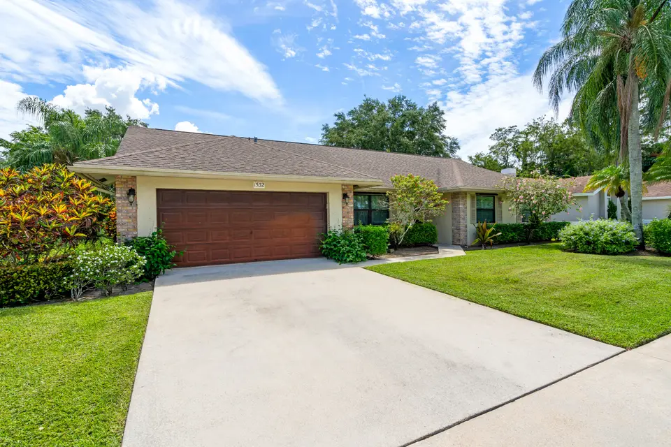 1532 Primrose Lane, Wellington, FL 33414