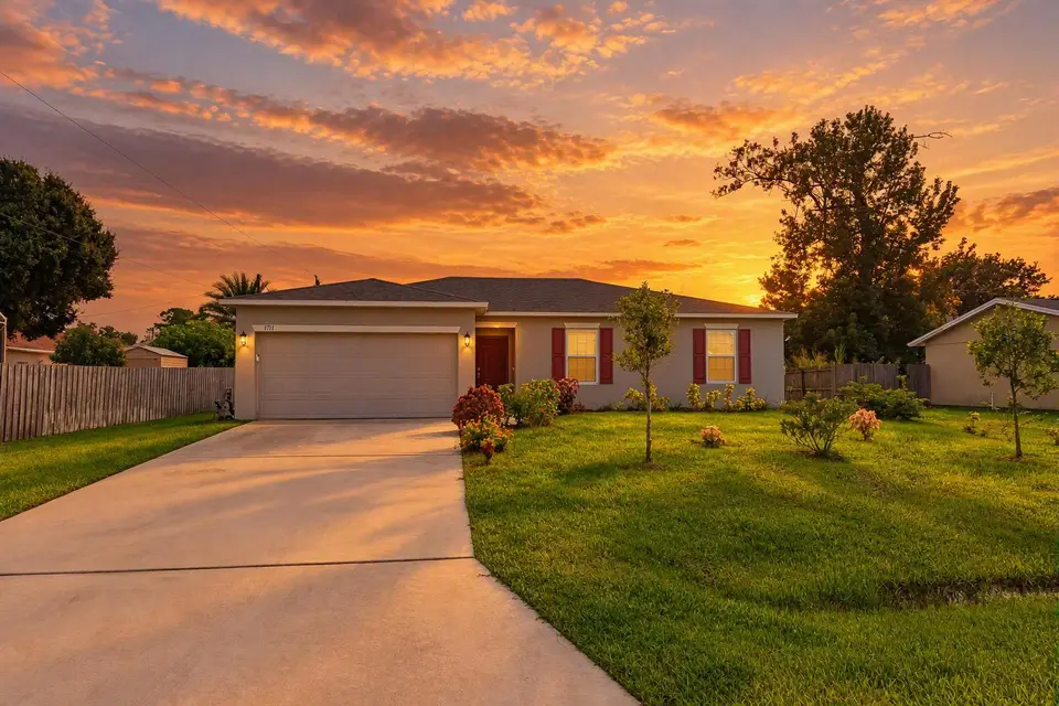1711 SW Angelo Street, Port St. Lucie, FL 34953