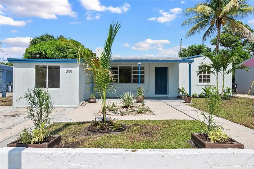 1306 S C Terrace, Lake Worth Beach, FL 33460
