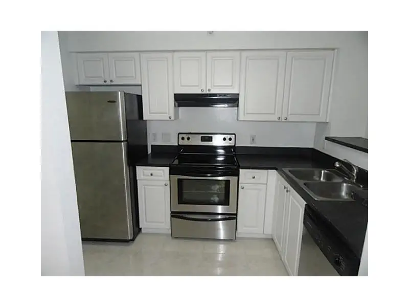 12166 Saint Andrews Place 111, Miramar, FL 33025