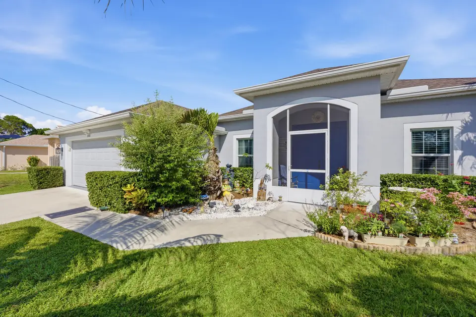 2081 SW Tropical Terrace, Port St. Lucie, FL 34953