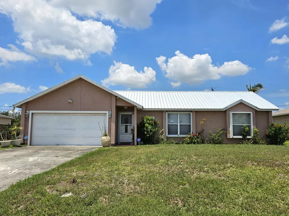 3338 SW Mundy Street, Port St. Lucie, FL 34953