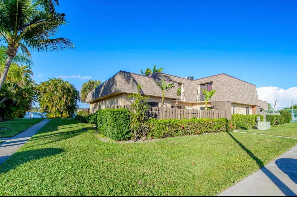 4101 N Waterview Circle 41-a, Palm Springs, FL 33461