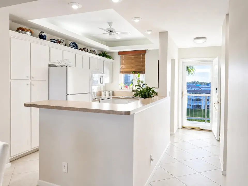 100 Paradise Harbour Boulevard 506, North Palm Beach, FL 33408