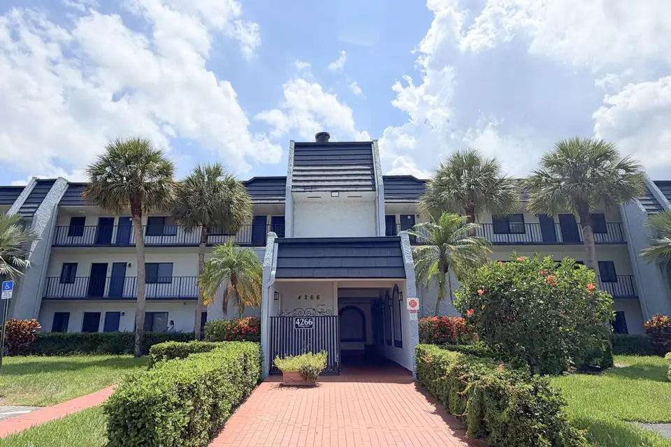4266 Deste Court 101, Lake Worth, FL 33467