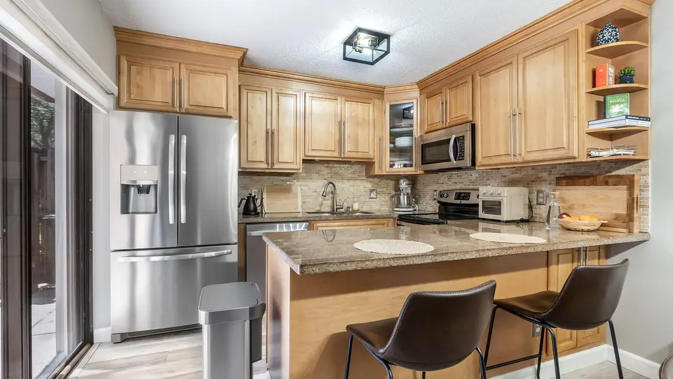 725 NW 99th Circle, Plantation, FL 33324