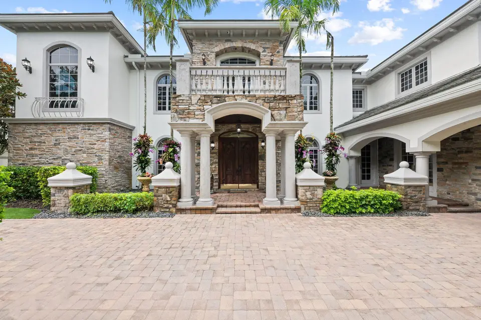 8950 NW 70th Court, Parkland, FL 33067