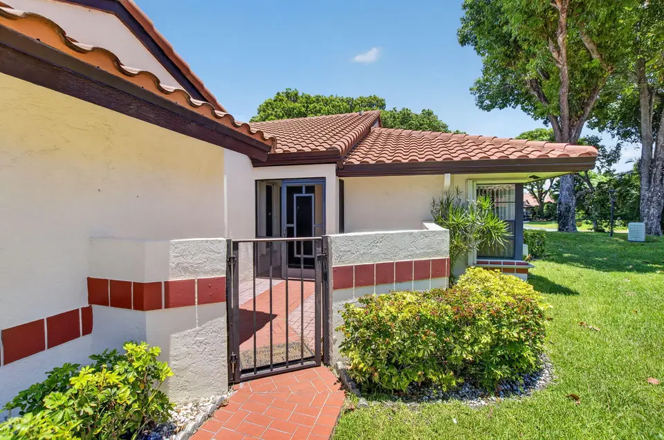 10546 Beach Palm Court B, Boynton Beach, FL 33437