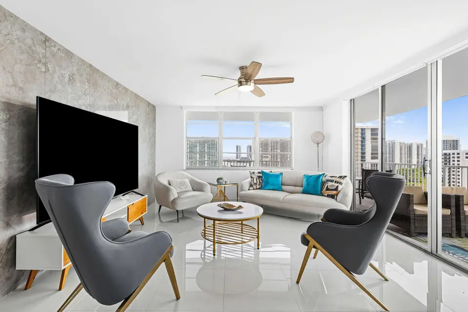 2851 NE 183rd Street 2117, Aventura, FL 33160