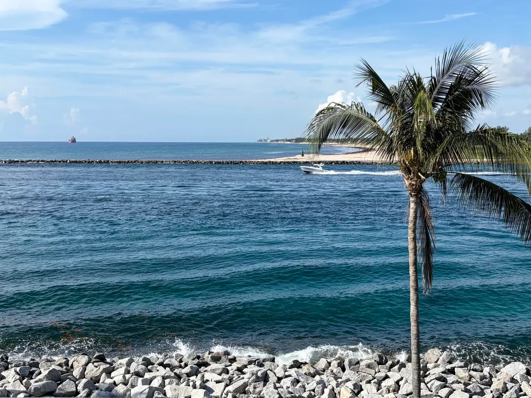 140 Inlet balcomy view S