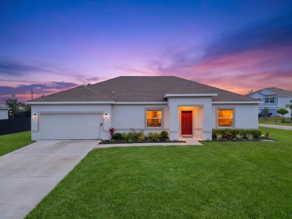 201 SW North Wakefield Circle, Port St. Lucie, FL 34953