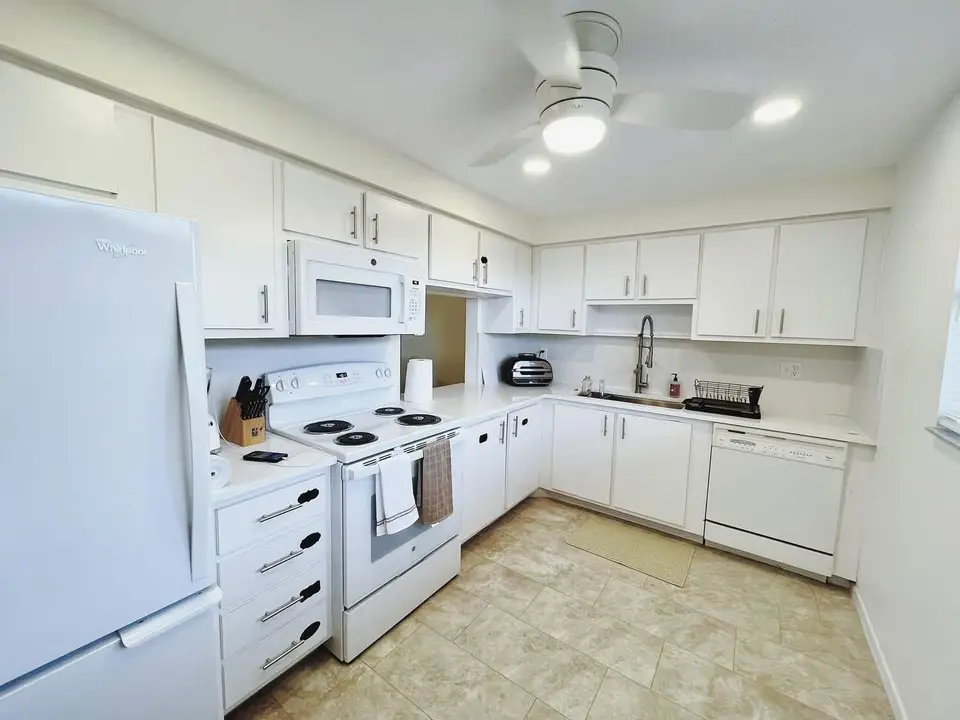 7080 Nova Drive 307b, Davie, FL 33317