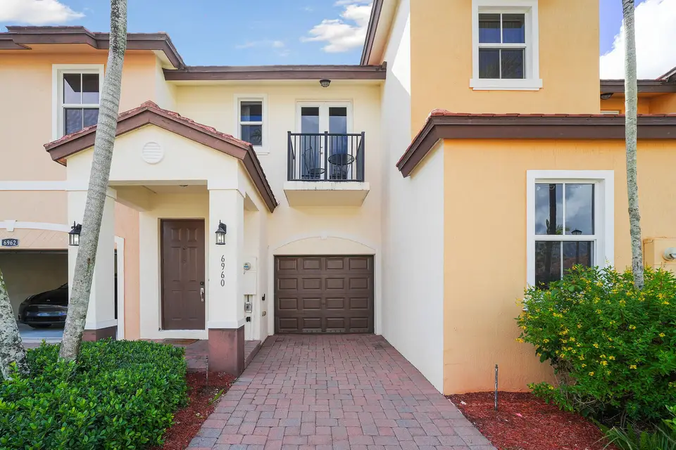 6960 Long Pine Circle, Coconut Creek, FL 33073