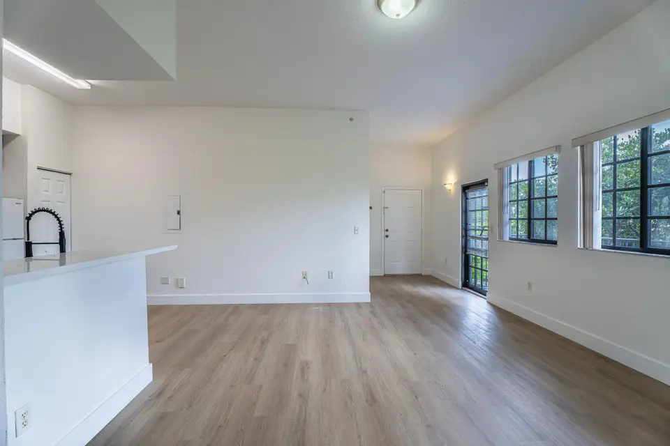 2801 Riverside Drive 301-s, Coral Springs, FL 33065