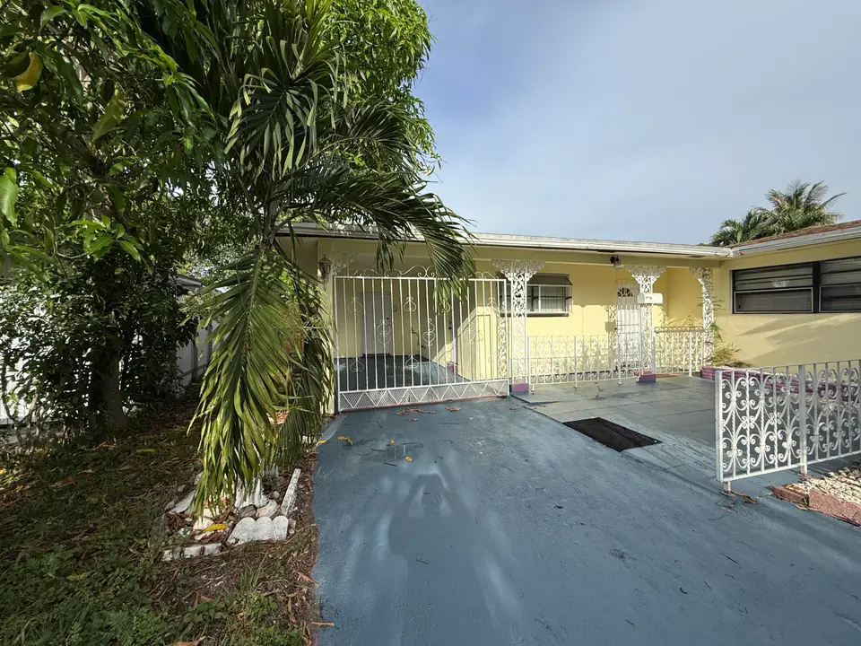 124 NW 45th Avenue, Plantation, FL 33317