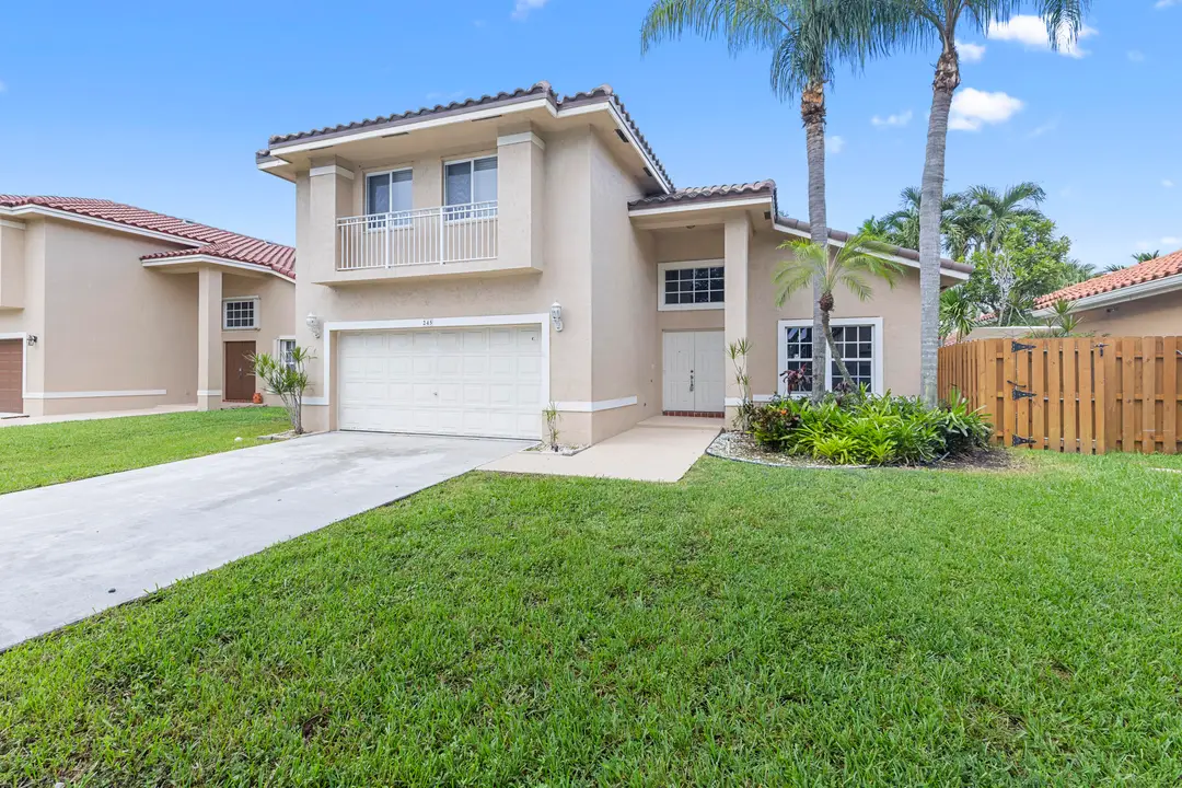 245 Via Milan Terrace, Davie, FL 33325
