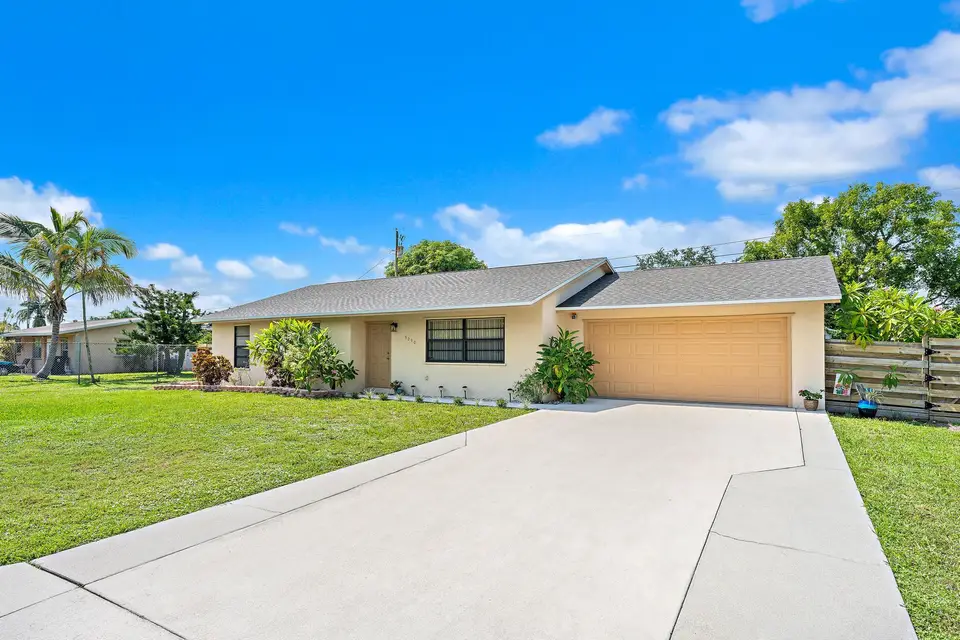 9090 Palladium Place, Lake Worth, FL 33467