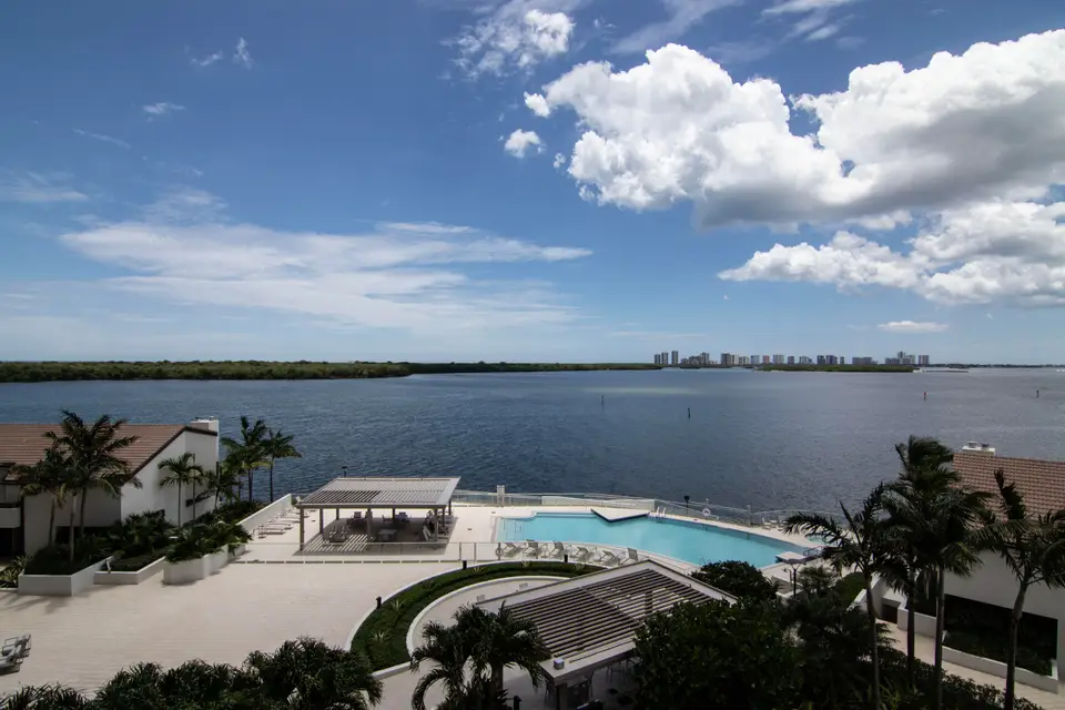 100 Lakeshore Drive 458, North Palm Beach, FL 33408