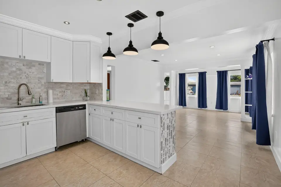 2427 Harding Street, Hollywood, FL 33020