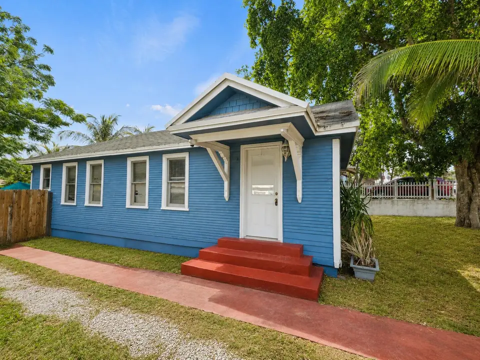 1736 7th Avenue N, Lake Worth Beach, FL 33460