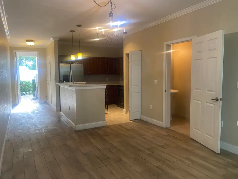 8214 Prestige Commons Drive 8214, Tamarac, FL 33321