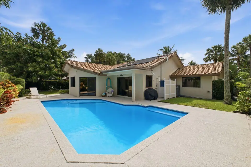 2719 Oak Tree Lane, Oakland Park, FL 33309