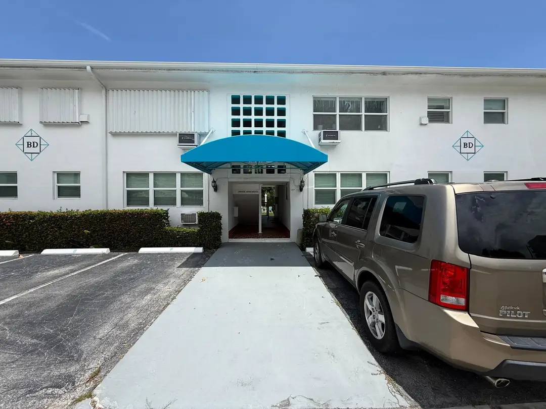 700 Antioch Avenue 9, Fort Lauderdale, FL 33304