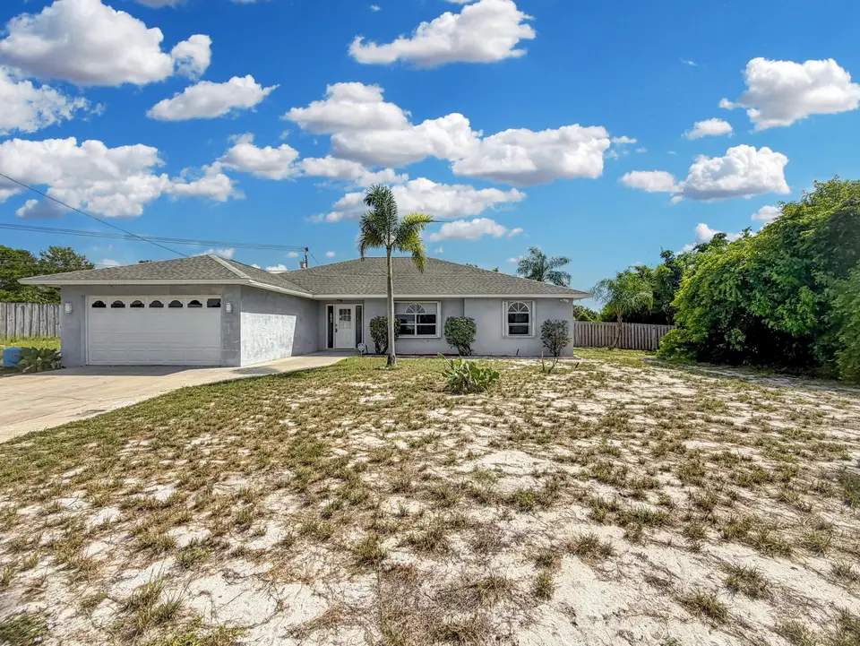 2361 NE 21st Avenue, Jensen Beach, FL 34957