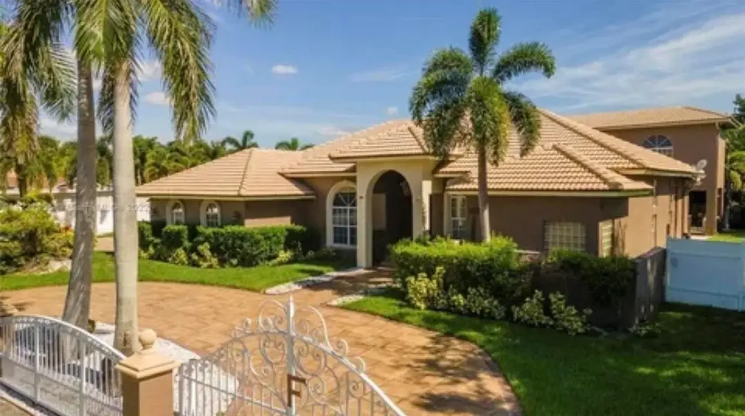 423 NE 3rd Street, Pompano Beach, FL 33060