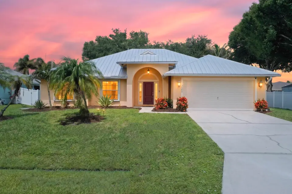 3408 SW Funtuna Street, Port St. Lucie, FL 34953