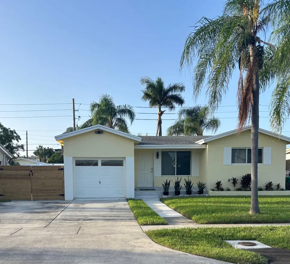 325 SE 3rd Place, Dania Beach, FL 33004