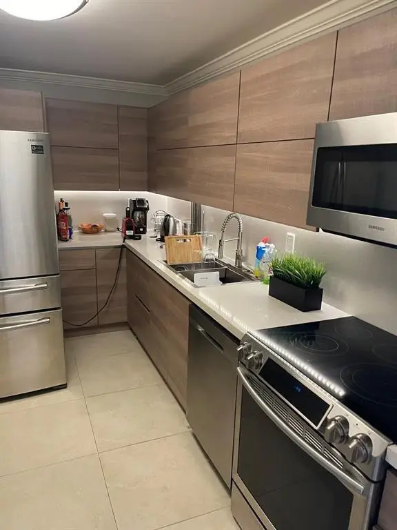 3000 S Ocean Drive 302, Hollywood, FL 33019