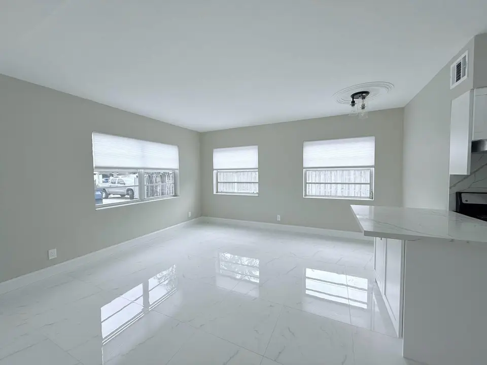 2725 Middle River Drive 7, Fort Lauderdale, FL 33306