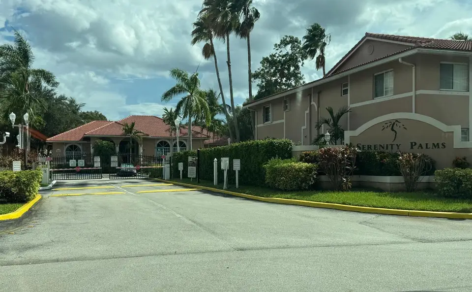 3221 Sabal Palm Manor 105, Davie, FL 33024