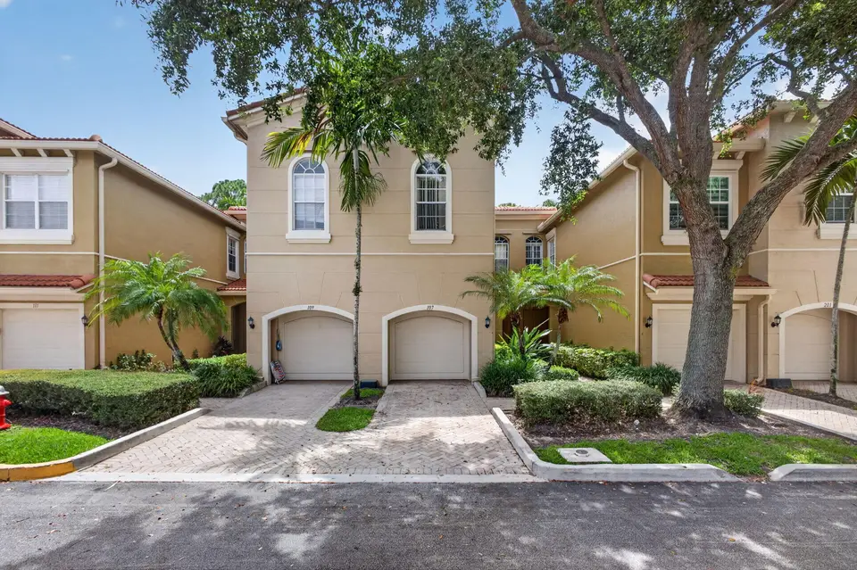 4991 Bonsai Circle 107, Palm Beach Gardens, FL 33418