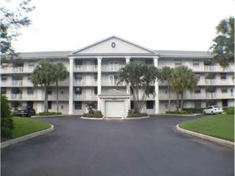1711 Whitehall Drive 201, Davie, FL 33324