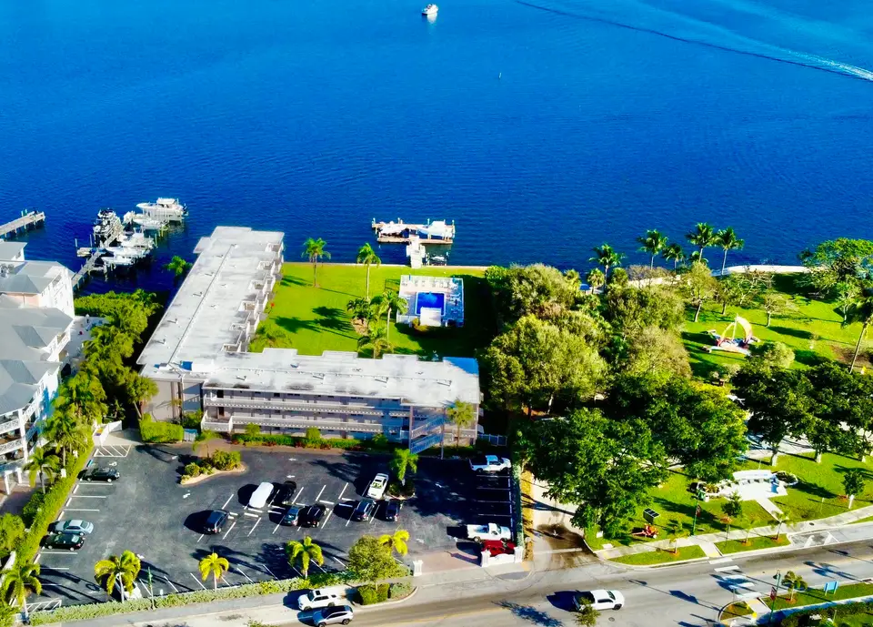 311 E Ocean Avenue 201, Lantana, FL 33462