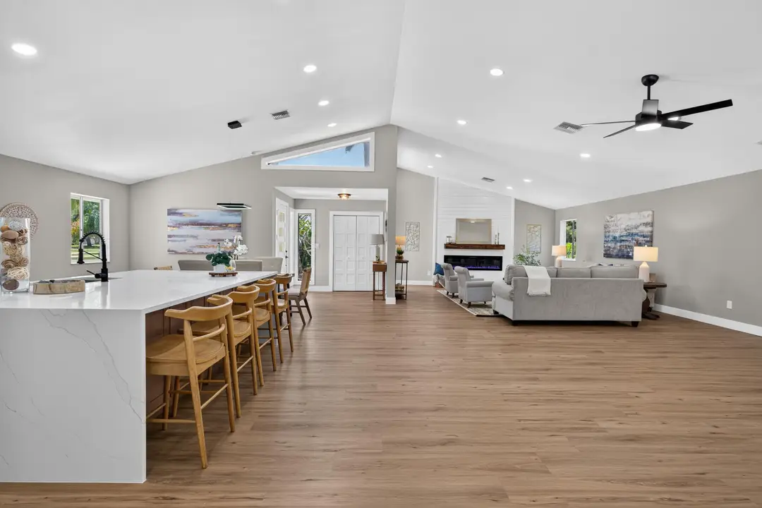 Open Living are and Kitchen