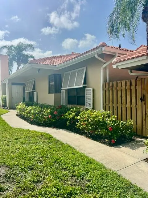 225 Old Meadow Way, Palm Beach Gardens, FL 33418