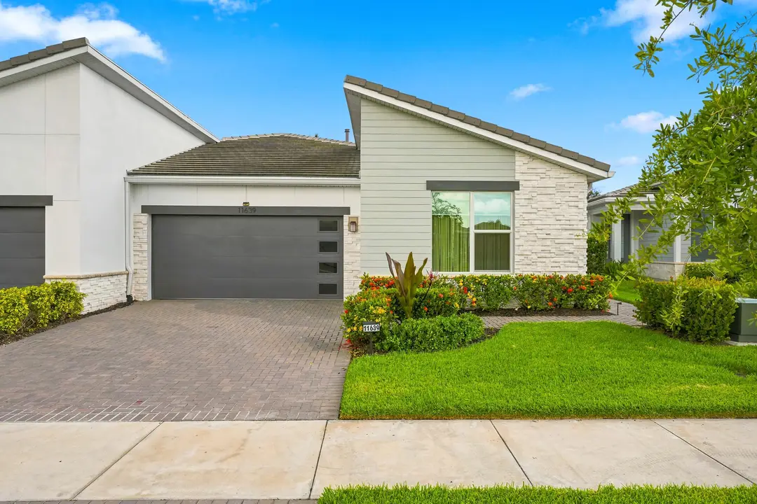 11639 SW Viridian Boulevard, Port St. Lucie, FL 34987