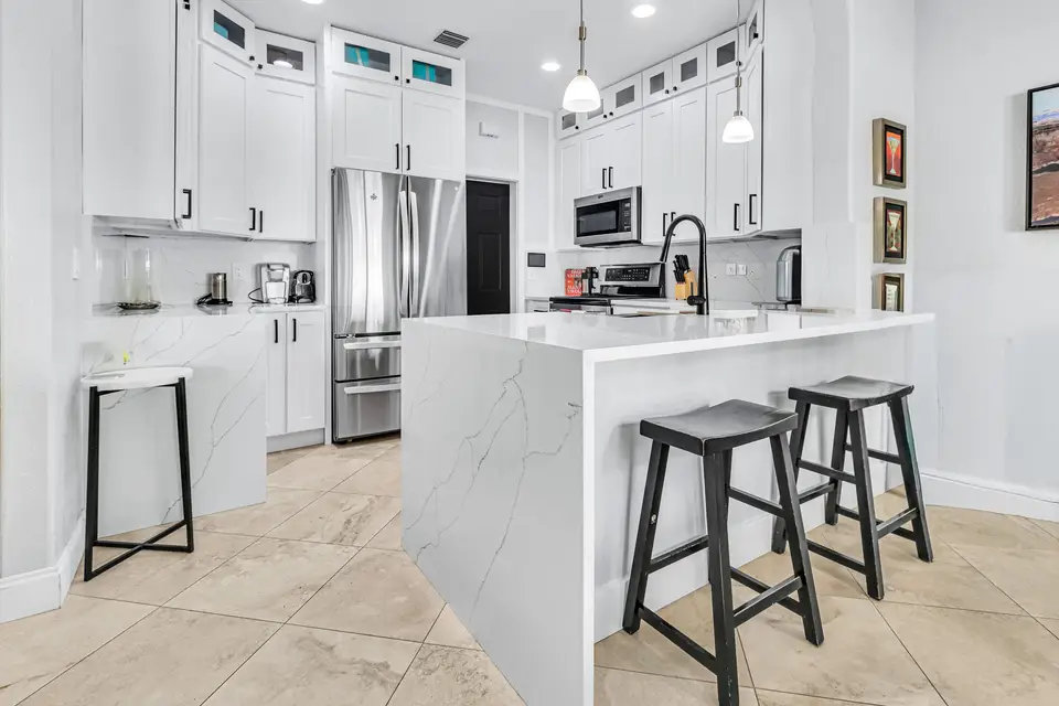 5428 Pointe Villa Drive E, Lighthouse Point, FL 33064